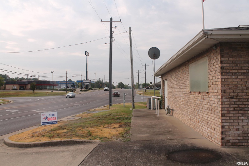 1305 DIVISION Street, Carterville, Illinois 62918, 0 , 0 ,0,Commercial Sale,For Sale,DIVISION,0,RMAEB459990