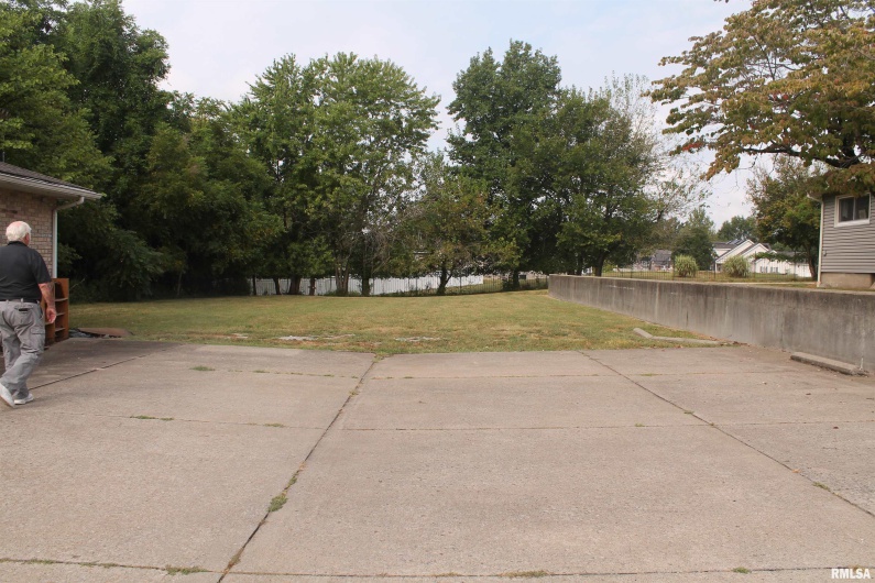 1305 DIVISION Street, Carterville, Illinois 62918, 0 , 0 ,0,Commercial Sale,For Sale,DIVISION,0,RMAEB459990
