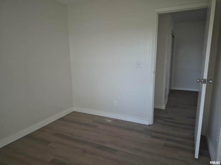 802 Dillard Street, Eldorado, Illinois 62930, 3 Bedrooms Bedrooms, 0 ,1 BathroomBathrooms,Residential,For Sale,Dillard,0,RMAEB459992