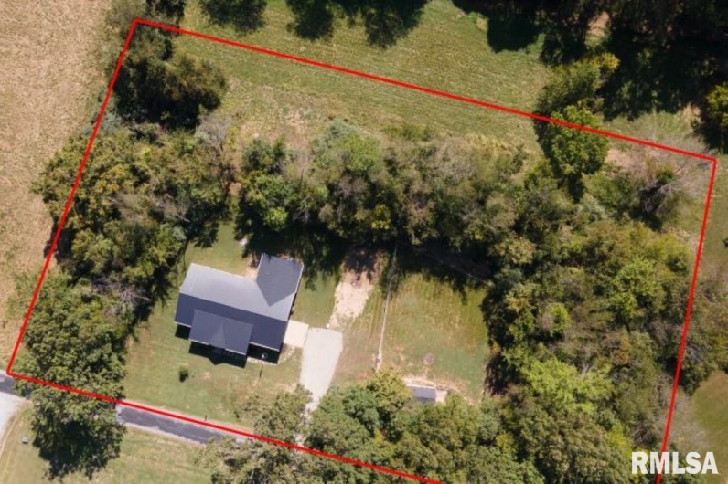 501 Mohan Street, Carterville, Illinois 62918, 3 Bedrooms Bedrooms, 0 ,2 BathroomsBathrooms,Residential,For Sale,Mohan,0,RMAEB459991