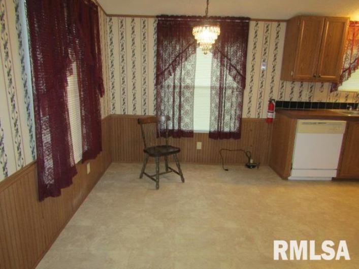 731 Bohn Street, Rosiclare, Illinois 62982, 3 Bedrooms Bedrooms, 0 ,2 BathroomsBathrooms,Residential,For Sale,Bohn,0,RMAEB459989