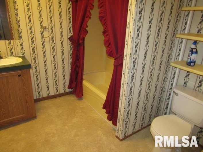 731 Bohn Street, Rosiclare, Illinois 62982, 3 Bedrooms Bedrooms, 0 ,2 BathroomsBathrooms,Residential,For Sale,Bohn,0,RMAEB459989