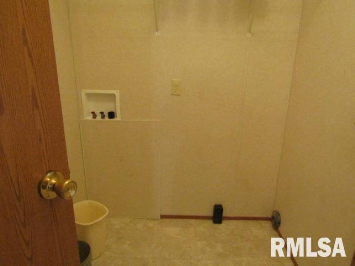 731 Bohn Street, Rosiclare, Illinois 62982, 3 Bedrooms Bedrooms, 0 ,2 BathroomsBathrooms,Residential,For Sale,Bohn,0,RMAEB459989