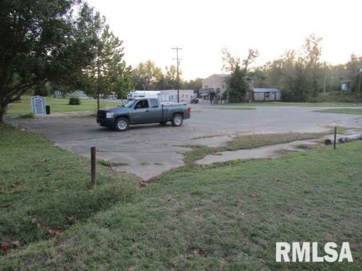 731 Bohn Street, Rosiclare, Illinois 62982, 3 Bedrooms Bedrooms, 0 ,2 BathroomsBathrooms,Residential,For Sale,Bohn,0,RMAEB459989