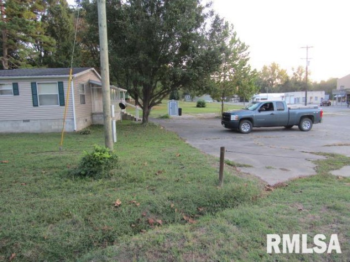 731 Bohn Street, Rosiclare, Illinois 62982, 3 Bedrooms Bedrooms, 0 ,2 BathroomsBathrooms,Residential,For Sale,Bohn,0,RMAEB459989