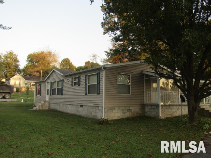 731 Bohn Street, Rosiclare, Illinois 62982, 3 Bedrooms Bedrooms, 0 ,2 BathroomsBathrooms,Residential,For Sale,Bohn,0,RMAEB459989