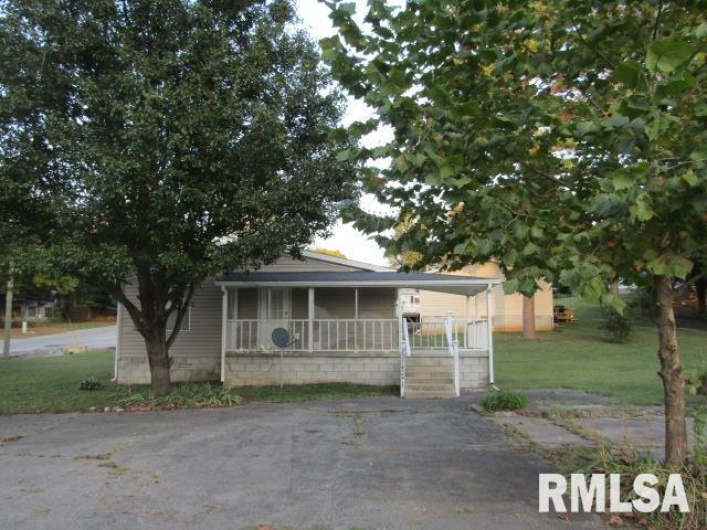 731 Bohn Street, Rosiclare, Illinois 62982, 3 Bedrooms Bedrooms, 0 ,2 BathroomsBathrooms,Residential,For Sale,Bohn,0,RMAEB459989