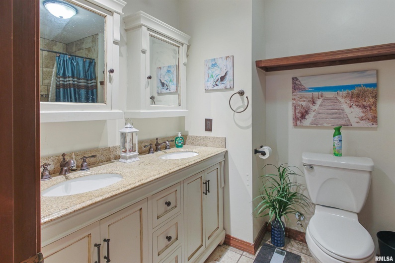 15 WHITE OAK Lane, Metropolis, Illinois 62960, 4 Bedrooms Bedrooms, 0 ,3 BathroomsBathrooms,Residential,For Sale,WHITE OAK,0,RMAEB459996