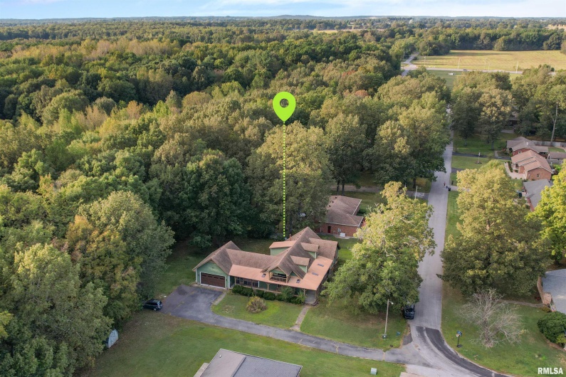 15 WHITE OAK Lane, Metropolis, Illinois 62960, 4 Bedrooms Bedrooms, 0 ,3 BathroomsBathrooms,Residential,For Sale,WHITE OAK,0,RMAEB459996