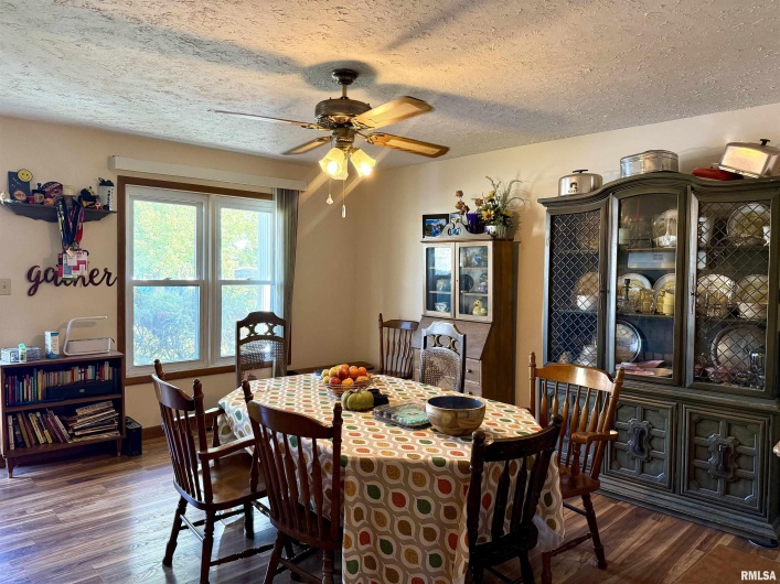 1105 CARTER Street, Marion, Illinois 62959, 3 Bedrooms Bedrooms, 0 ,2 BathroomsBathrooms,Residential,For Sale,CARTER,0,RMAEB460006