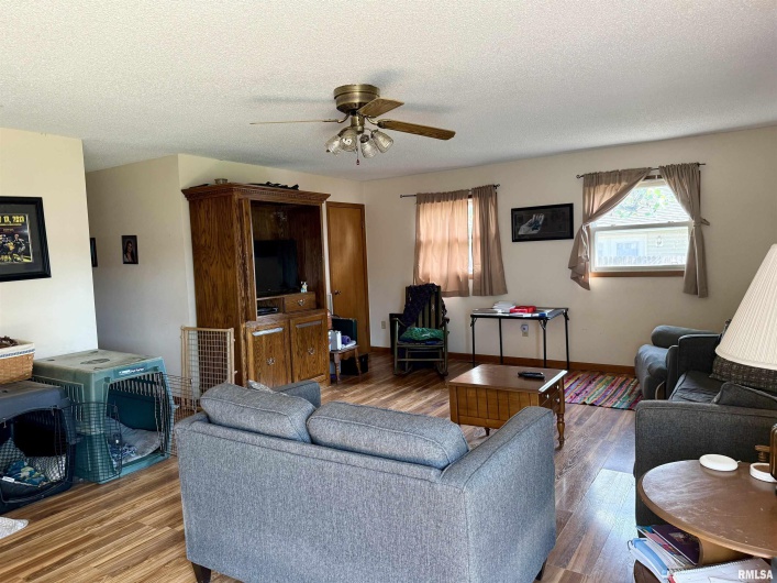 1105 CARTER Street, Marion, Illinois 62959, 3 Bedrooms Bedrooms, 0 ,2 BathroomsBathrooms,Residential,For Sale,CARTER,0,RMAEB460006