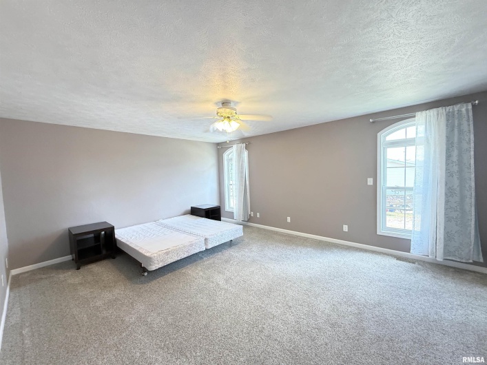 1408 MAIN Street, Carterville, Illinois 62918, 3 Bedrooms Bedrooms, 0 ,2 BathroomsBathrooms,Residential,For Sale,MAIN,0,RMAEB459277