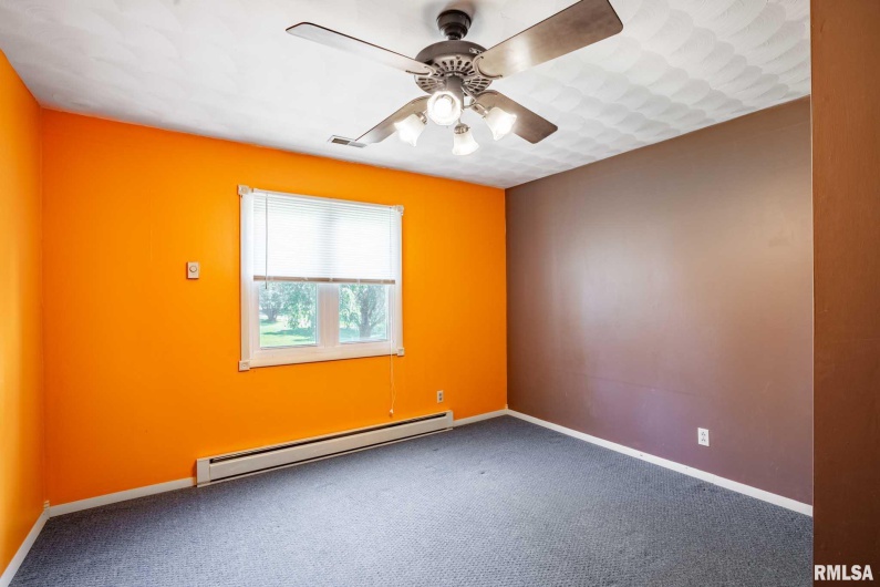 1521 MAIN Street, Carterville, Illinois 62918, 3 Bedrooms Bedrooms, 0 ,2 BathroomsBathrooms,Residential,For Sale,MAIN,0,RMAQC4268078