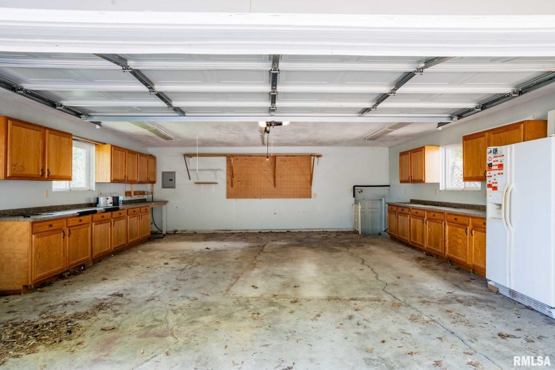 1521 MAIN Street, Carterville, Illinois 62918, 3 Bedrooms Bedrooms, 0 ,2 BathroomsBathrooms,Residential,For Sale,MAIN,0,RMAQC4268078