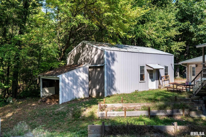 1521 MAIN Street, Carterville, Illinois 62918, 3 Bedrooms Bedrooms, 0 ,2 BathroomsBathrooms,Residential,For Sale,MAIN,0,RMAQC4268078