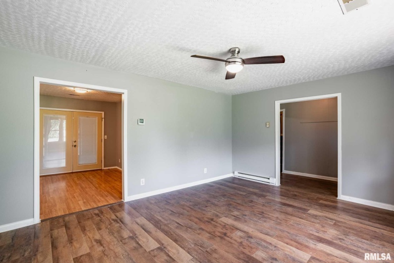 1521 MAIN Street, Carterville, Illinois 62918, 3 Bedrooms Bedrooms, 0 ,2 BathroomsBathrooms,Residential,For Sale,MAIN,0,RMAQC4268078