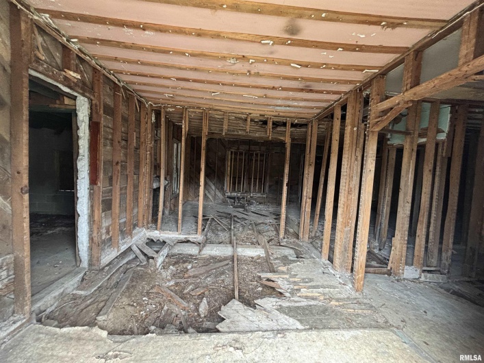 1009 SIMMONS Street, Metropolis, Illinois 62960, 2 Bedrooms Bedrooms, 0 ,1 BathroomBathrooms,Residential,For Sale,SIMMONS,0,RMAEB460008