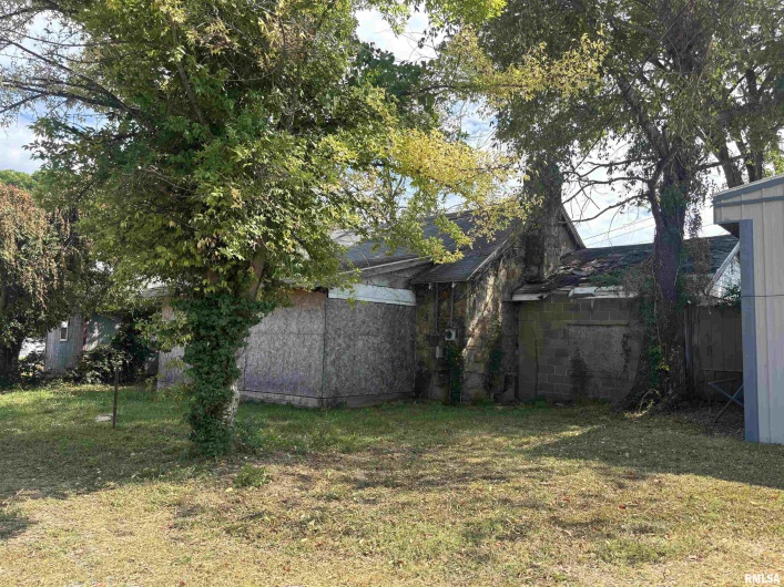 1009 SIMMONS Street, Metropolis, Illinois 62960, 2 Bedrooms Bedrooms, 0 ,1 BathroomBathrooms,Residential,For Sale,SIMMONS,0,RMAEB460008