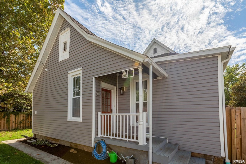 1826 SPRUCE Street, Murphysboro, Illinois 62966, 3 Bedrooms Bedrooms, 0 ,1 BathroomBathrooms,Residential,For Sale,SPRUCE,0,RMAEB460017