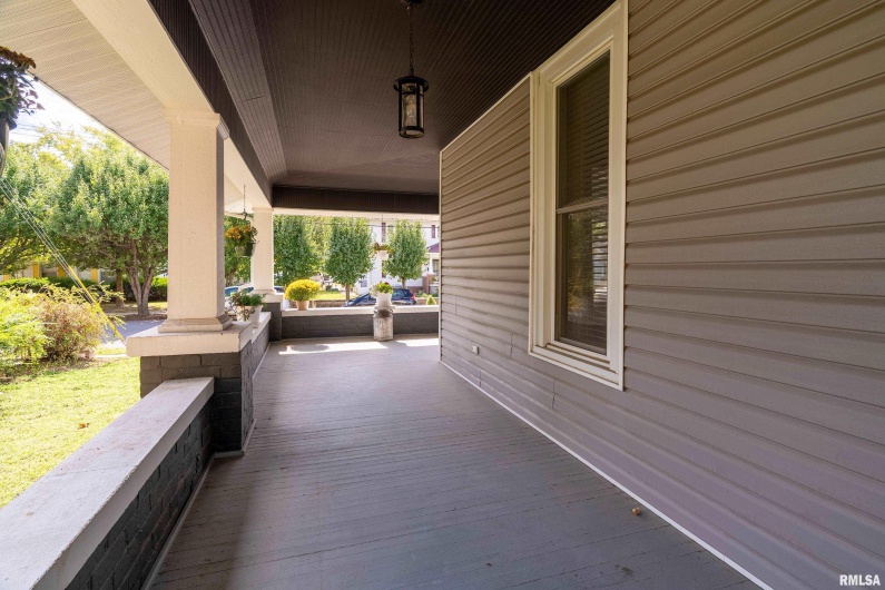 1826 SPRUCE Street, Murphysboro, Illinois 62966, 3 Bedrooms Bedrooms, 0 ,1 BathroomBathrooms,Residential,For Sale,SPRUCE,0,RMAEB460017