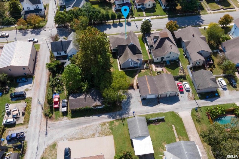 1826 SPRUCE Street, Murphysboro, Illinois 62966, 3 Bedrooms Bedrooms, 0 ,1 BathroomBathrooms,Residential,For Sale,SPRUCE,0,RMAEB460017