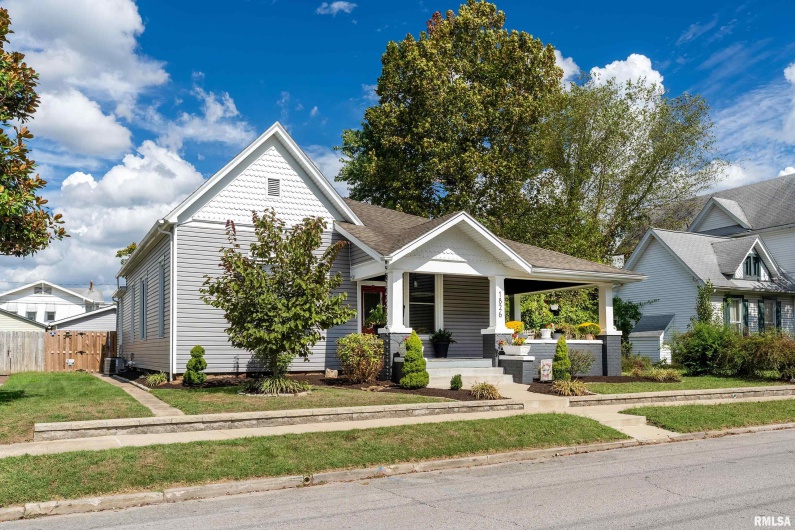 1826 SPRUCE Street, Murphysboro, Illinois 62966, 3 Bedrooms Bedrooms, 0 ,1 BathroomBathrooms,Residential,For Sale,SPRUCE,0,RMAEB460017