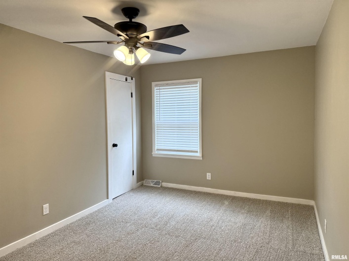 1104 CHESTNUT Street, Marion, Illinois 62959, 3 Bedrooms Bedrooms, 0 ,1 BathroomBathrooms,Residential,For Sale,CHESTNUT,0,RMAEB460019