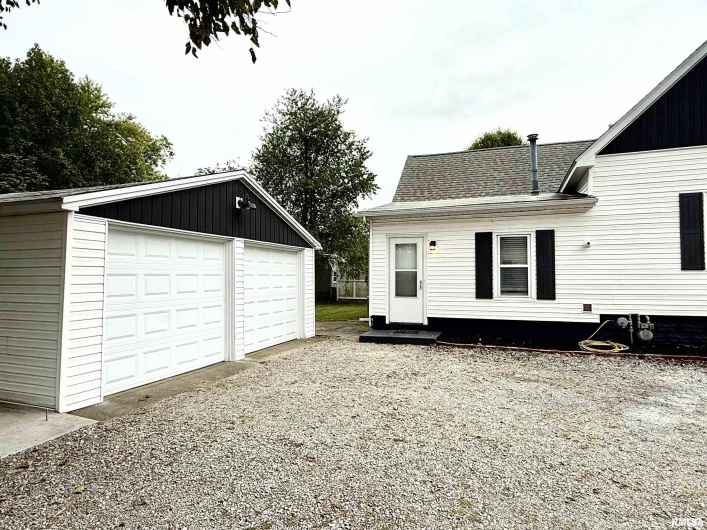 1104 CHESTNUT Street, Marion, Illinois 62959, 3 Bedrooms Bedrooms, 0 ,1 BathroomBathrooms,Residential,For Sale,CHESTNUT,0,RMAEB460019