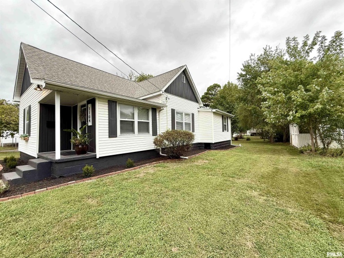 1104 CHESTNUT Street, Marion, Illinois 62959, 3 Bedrooms Bedrooms, 0 ,1 BathroomBathrooms,Residential,For Sale,CHESTNUT,0,RMAEB460019