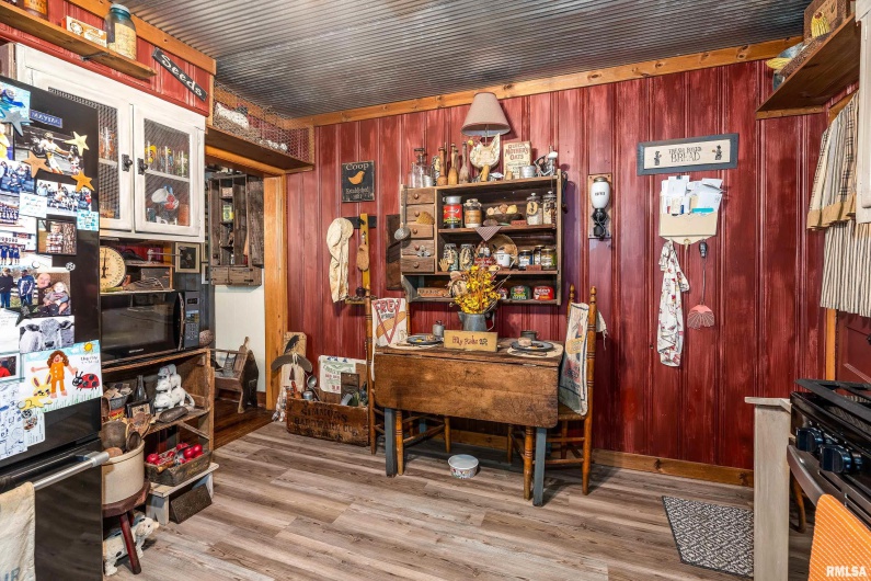 2815 JONES Street, Eldorado, Illinois 62930, 2 Bedrooms Bedrooms, 0 ,1 BathroomBathrooms,Residential,For Sale,JONES,0,RMAQC4268107