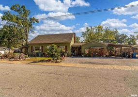 2815 JONES Street, Eldorado, Illinois 62930, 2 Bedrooms Bedrooms, 0 ,1 BathroomBathrooms,Residential,For Sale,JONES,0,RMAQC4268107