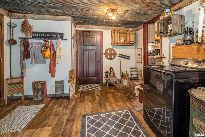 2815 JONES Street, Eldorado, Illinois 62930, 2 Bedrooms Bedrooms, 0 ,1 BathroomBathrooms,Residential,For Sale,JONES,0,RMAQC4268107