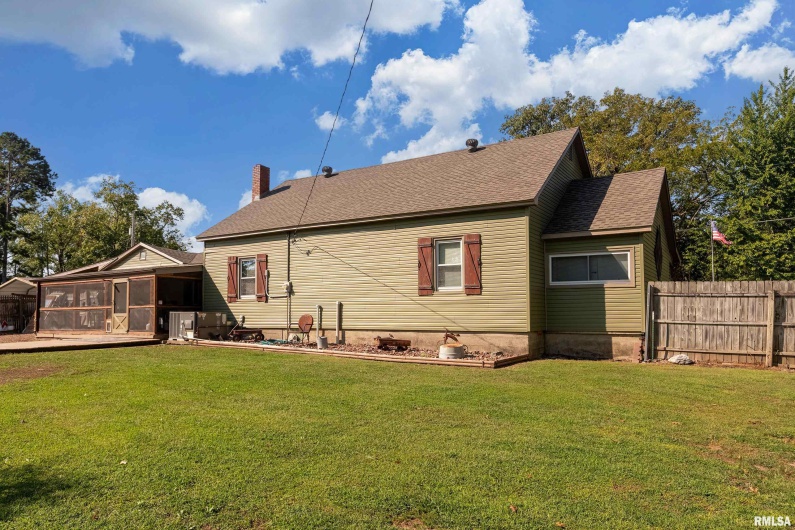 2815 JONES Street, Eldorado, Illinois 62930, 2 Bedrooms Bedrooms, 0 ,1 BathroomBathrooms,Residential,For Sale,JONES,0,RMAQC4268107