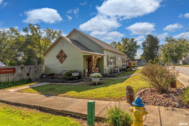 2815 JONES Street, Eldorado, Illinois 62930, 2 Bedrooms Bedrooms, 0 ,1 BathroomBathrooms,Residential,For Sale,JONES,0,RMAQC4268107
