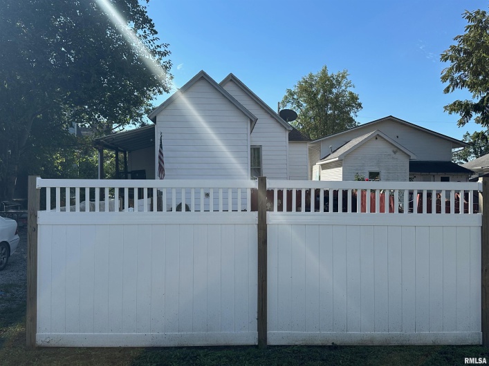 1516 ELM Street, Murphysboro, Illinois 62966, 3 Bedrooms Bedrooms, 0 ,1 BathroomBathrooms,Residential,For Sale,ELM,0,RMAEB460023