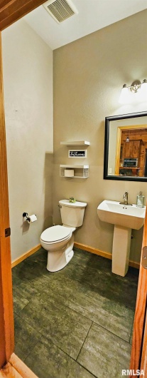 1115 HILLTOP Lane, Simpson, Illinois 62985, 3 Bedrooms Bedrooms, 8 Rooms Rooms,3 BathroomsBathrooms,Residential,For Sale,HILLTOP,0,RMAEB460029