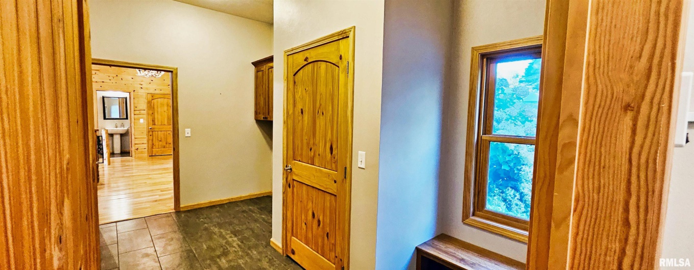 1115 HILLTOP Lane, Simpson, Illinois 62985, 3 Bedrooms Bedrooms, 8 Rooms Rooms,3 BathroomsBathrooms,Residential,For Sale,HILLTOP,0,RMAEB460029