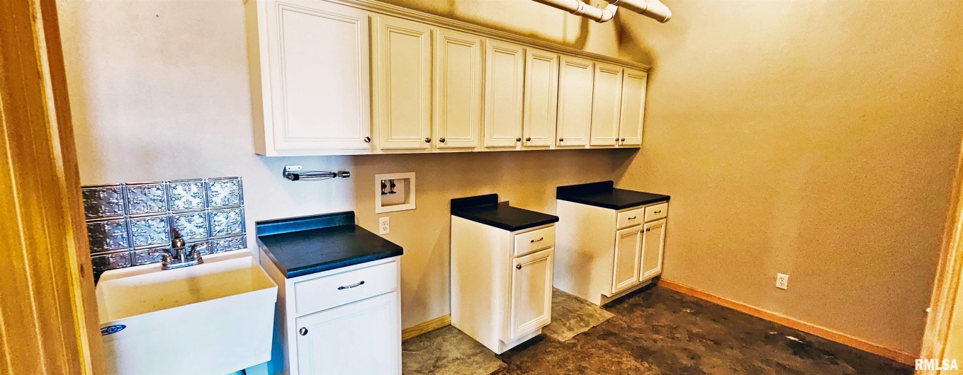 1115 HILLTOP Lane, Simpson, Illinois 62985, 3 Bedrooms Bedrooms, 8 Rooms Rooms,3 BathroomsBathrooms,Residential,For Sale,HILLTOP,0,RMAEB460029