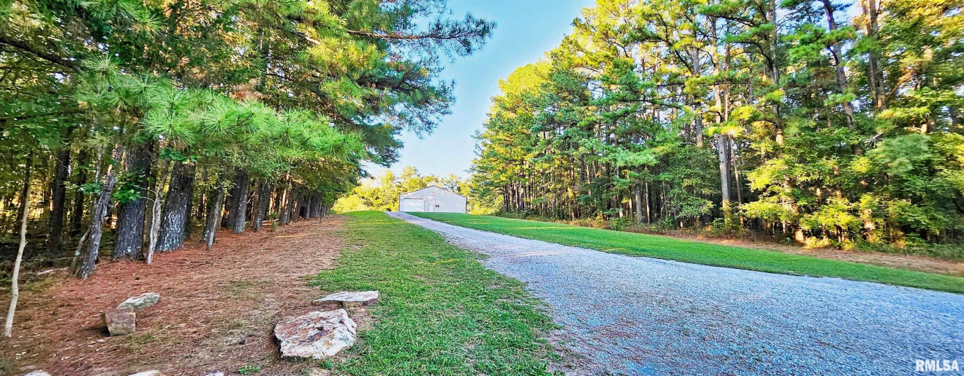 1115 HILLTOP Lane, Simpson, Illinois 62985, 3 Bedrooms Bedrooms, 8 Rooms Rooms,3 BathroomsBathrooms,Residential,For Sale,HILLTOP,0,RMAEB460029