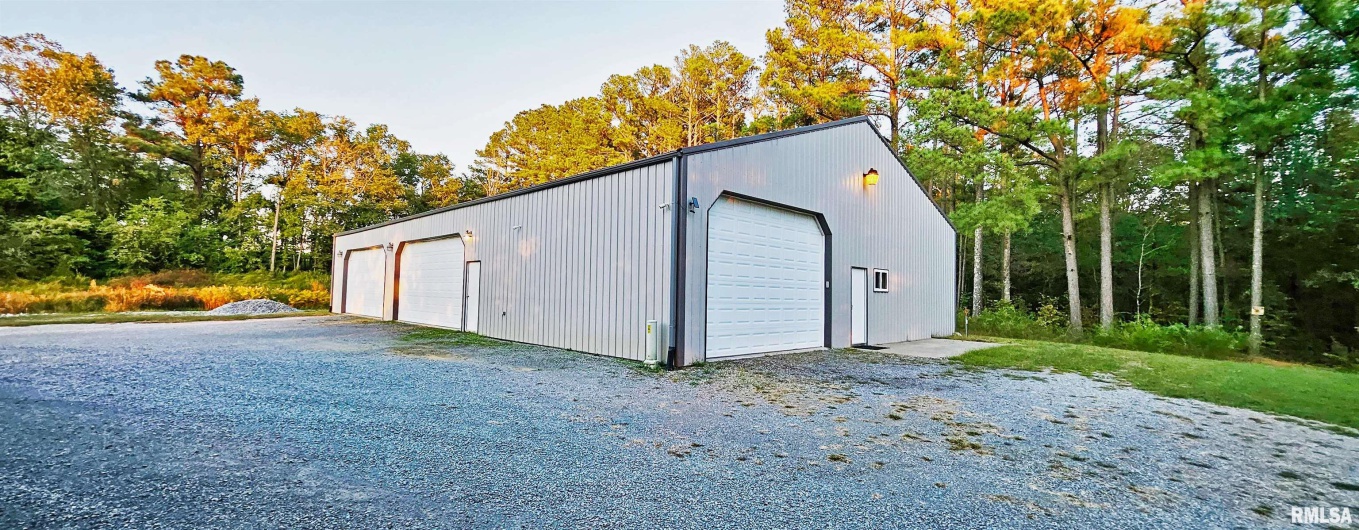 1115 HILLTOP Lane, Simpson, Illinois 62985, 3 Bedrooms Bedrooms, 8 Rooms Rooms,3 BathroomsBathrooms,Residential,For Sale,HILLTOP,0,RMAEB460029