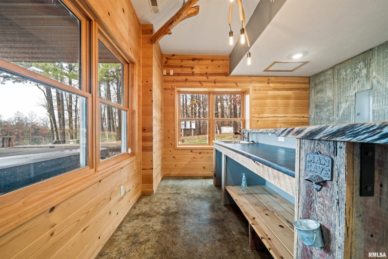 1115 HILLTOP Lane, Simpson, Illinois 62985, 3 Bedrooms Bedrooms, 8 Rooms Rooms,3 BathroomsBathrooms,Residential,For Sale,HILLTOP,0,RMAEB460029