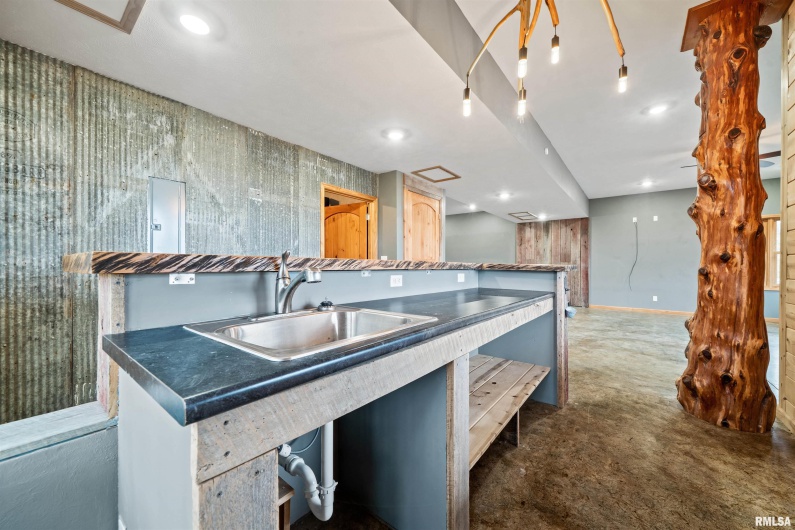 1115 HILLTOP Lane, Simpson, Illinois 62985, 3 Bedrooms Bedrooms, 8 Rooms Rooms,3 BathroomsBathrooms,Residential,For Sale,HILLTOP,0,RMAEB460029