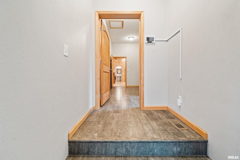 1115 HILLTOP Lane, Simpson, Illinois 62985, 3 Bedrooms Bedrooms, 8 Rooms Rooms,3 BathroomsBathrooms,Residential,For Sale,HILLTOP,0,RMAEB460029