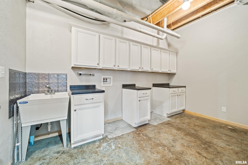 1115 HILLTOP Lane, Simpson, Illinois 62985, 3 Bedrooms Bedrooms, 8 Rooms Rooms,3 BathroomsBathrooms,Residential,For Sale,HILLTOP,0,RMAEB460029