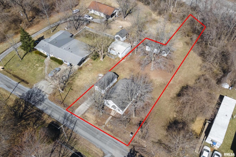 211 BRYAN Street, Herrin, Illinois 62948, 2 Bedrooms Bedrooms, 0 ,1 BathroomBathrooms,Residential,For Sale,BRYAN,0,RMAEB456944
