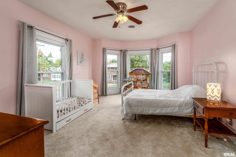 2101 WALNUT Street, Murphysboro, Illinois 62966, 3 Bedrooms Bedrooms, 0 ,2 BathroomsBathrooms,Residential,For Sale,WALNUT,0,RMAEB460039