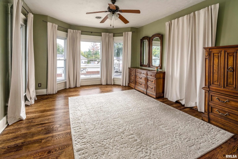 2101 WALNUT Street, Murphysboro, Illinois 62966, 3 Bedrooms Bedrooms, 0 ,2 BathroomsBathrooms,Residential,For Sale,WALNUT,0,RMAEB460039