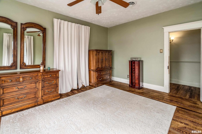 2101 WALNUT Street, Murphysboro, Illinois 62966, 3 Bedrooms Bedrooms, 0 ,2 BathroomsBathrooms,Residential,For Sale,WALNUT,0,RMAEB460039
