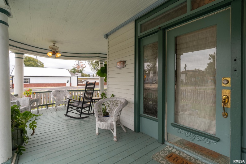2101 WALNUT Street, Murphysboro, Illinois 62966, 3 Bedrooms Bedrooms, 0 ,2 BathroomsBathrooms,Residential,For Sale,WALNUT,0,RMAEB460039