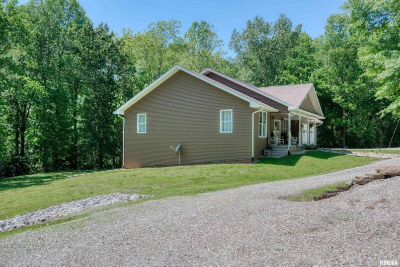 11 GLASFORD Road, Murphysboro, Illinois 62966, 4 Bedrooms Bedrooms, 0 ,3 BathroomsBathrooms,Residential,For Sale,GLASFORD,0,RMAEB460043
